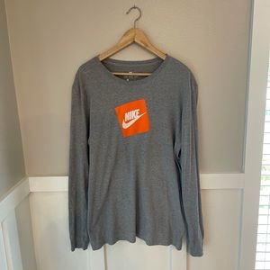 Nike grey long sleeve t shirt like new no holes